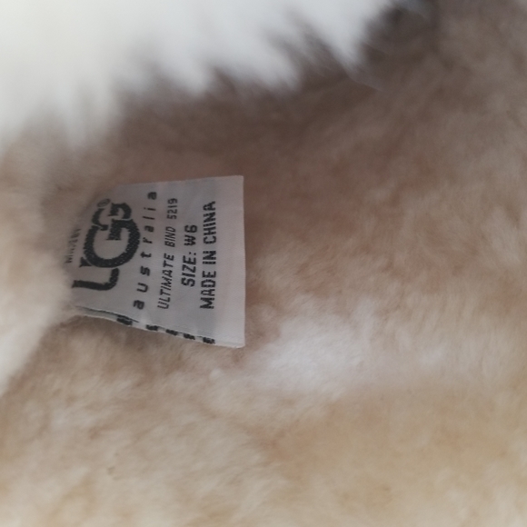 UGG Australia boot. Size Wide 6 - Picture 6 of 7